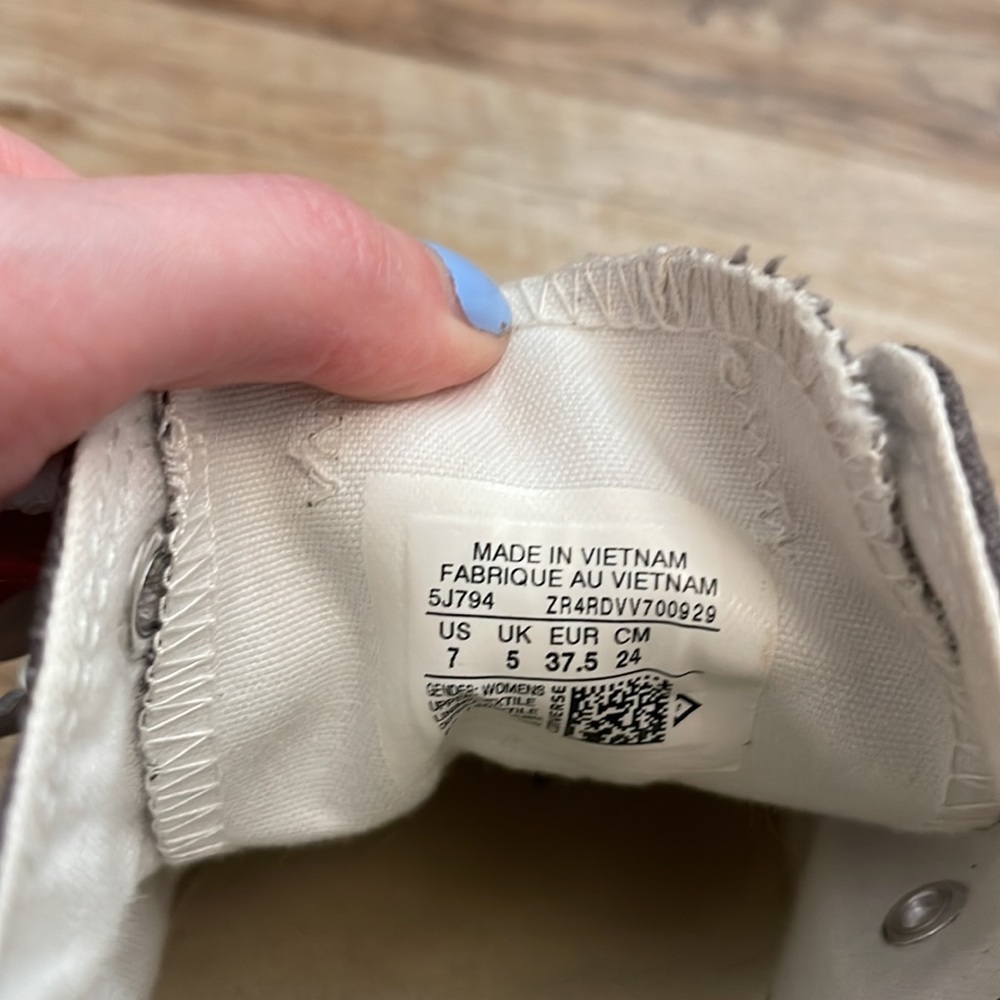 Gray Converse - Picture 3 of 7